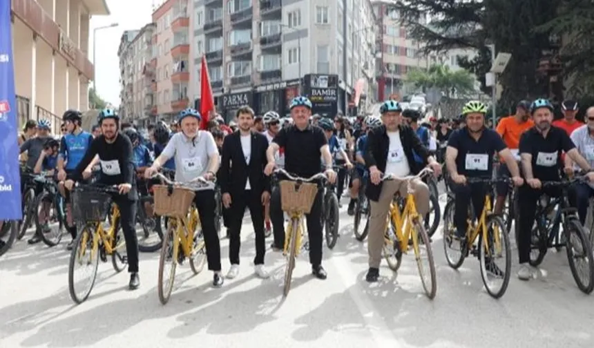 Bursa İnegöl’de pedallar temiz gelecek için döndü