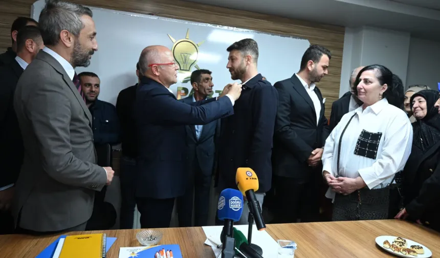 AK Parti Bursa'dan Gemlik ve Orhangazi'ye çıkarma... 800 yeni üye AK Parti'ye katıldı