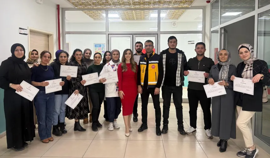 Batman'da ebelere 'Temel Yenidoğan Bakımı' eğitimi