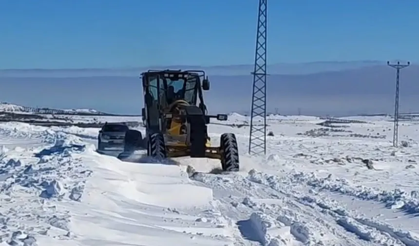 Malatya'da karla mücadele sürüyor