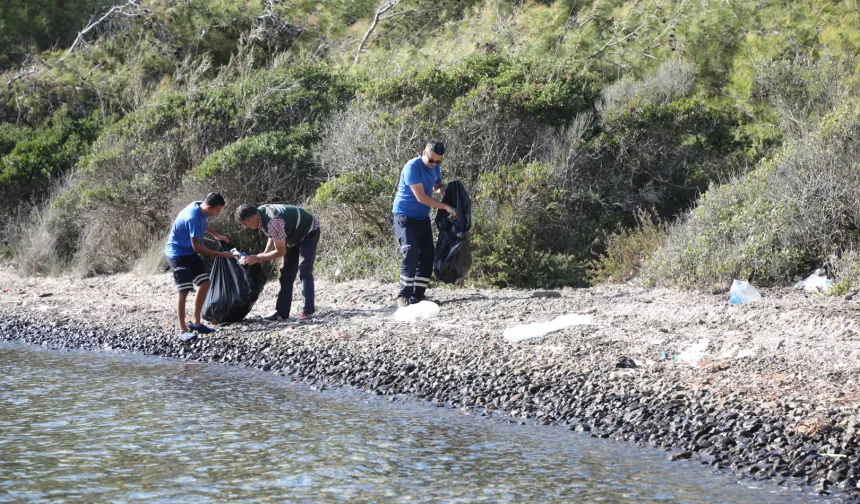 Muğla'da Gökova ve Göcek koylarında kıyı temizliği yapıldı