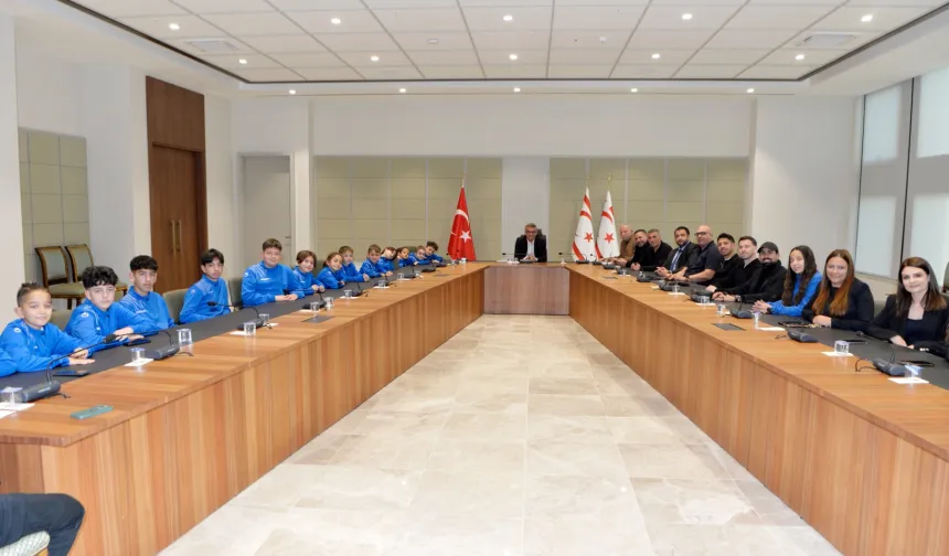 KKTC Cumhurbaşkanı Erhürman, sporcularla buluştu