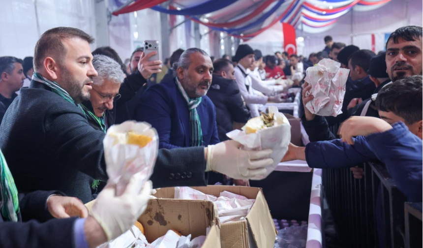 Giresunlular Hamsi Festivali'nde buluştu... 5 Ton Hamsi birlikte yendi!