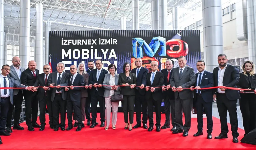 İZFURNEX 2026 İzmir Mobilya Fuarı kapılarını açtı