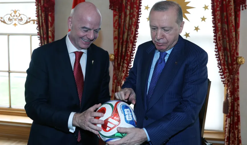 Cumhurbaşkanı Erdoğan, FIFA Başkanı'nı Dolmabahçe'de kabul etti
