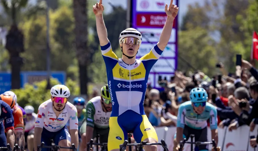 Cumhurbaşkanlığı Bisiklet Turu'nda ilk etap Tom Crabbe'nin