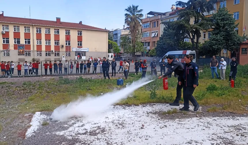 Kocaeli'nde emniyet güçleri afetlere karşı hazır kıta