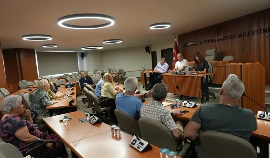 İstanbul Maltepe'de muhtarlarla buluşma devam ediyor