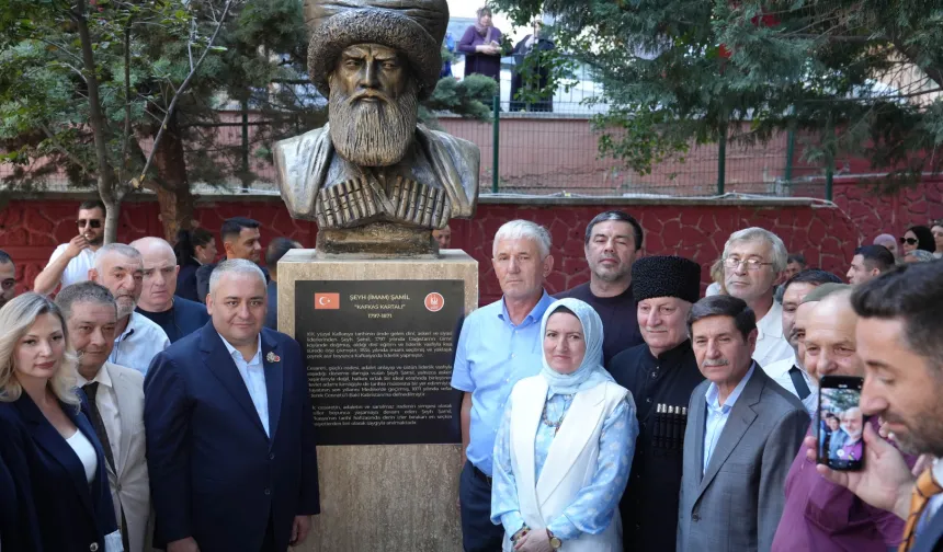 Ankara Keçiören'de Şeyh Şamil büstü törenle açıldı