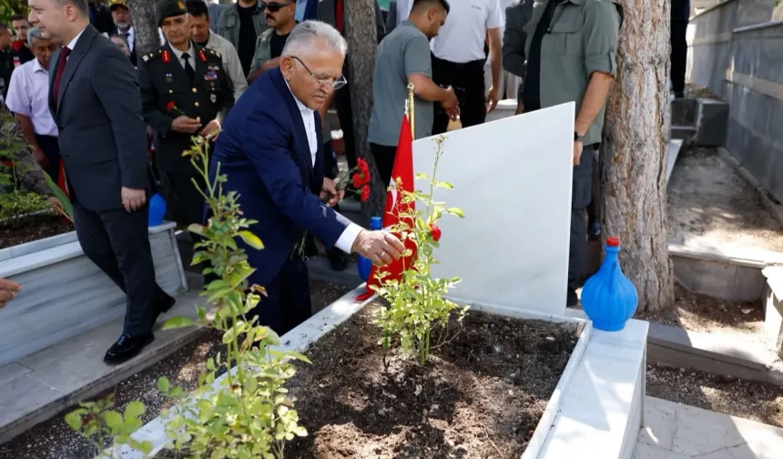 Kayseri protokolü 15 Temmuz şehitlerini andı