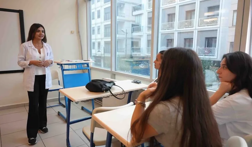 İstanbul Maltepe'de YKS hazırlık eğitimleri başladı 