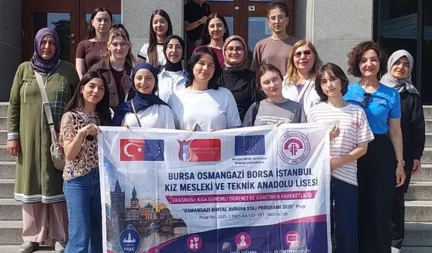 Bursa Osmangazi'de liseli öğrencilerden Prag stajı