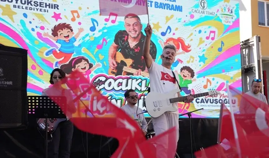 Denizli'de Cumhuriyet coşkusu okullara taştı