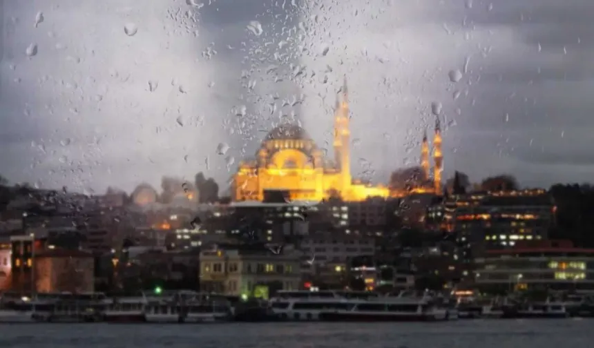 İstanbul'da eğitime 1 gün ara verildi! Motosikletlerin trafiğe çıkışı yasaklandı