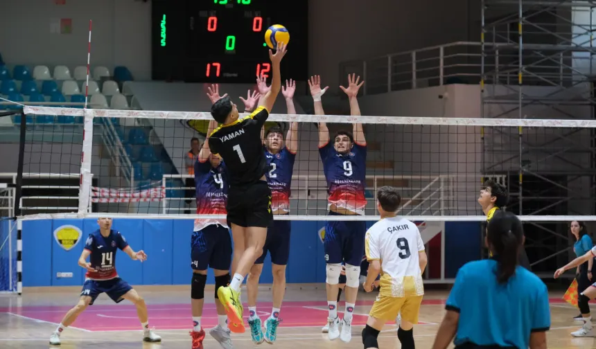Voleybolda Konya Büyükşehir fırtınası