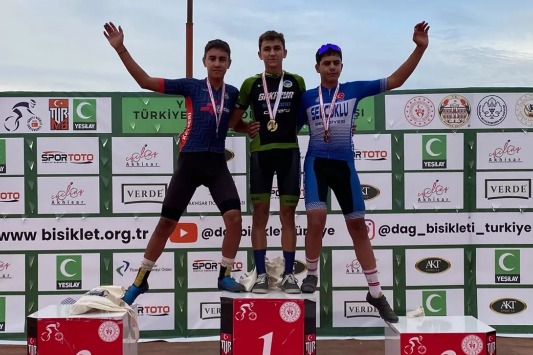 Büyükşehir'in pedalları Türkiye Şampiyonası'nda madalyaları topladı