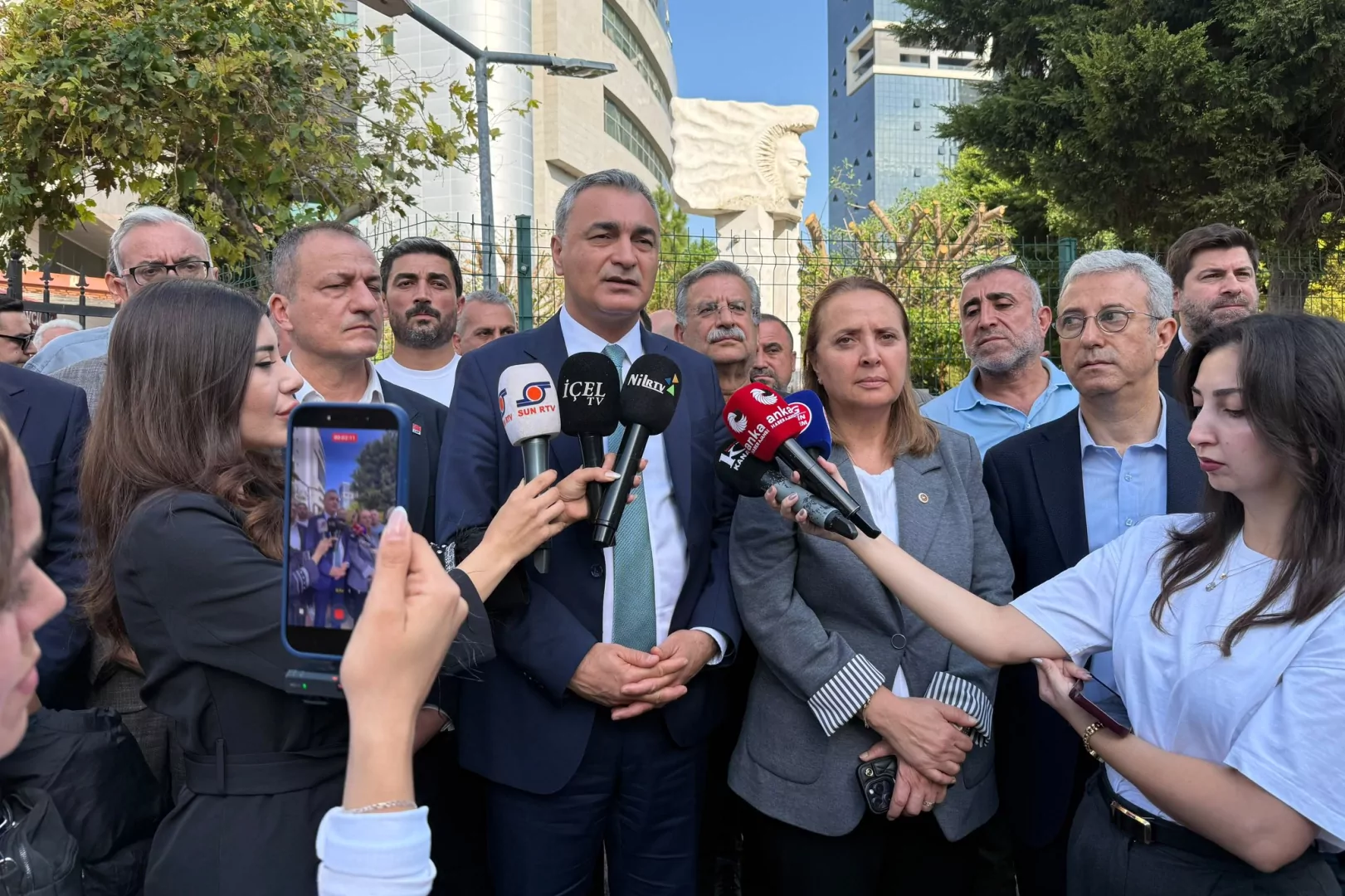 CHP'den Vahap Seçer için çağrı: Tutuksuz yargılama ilkesi gözetilmeli