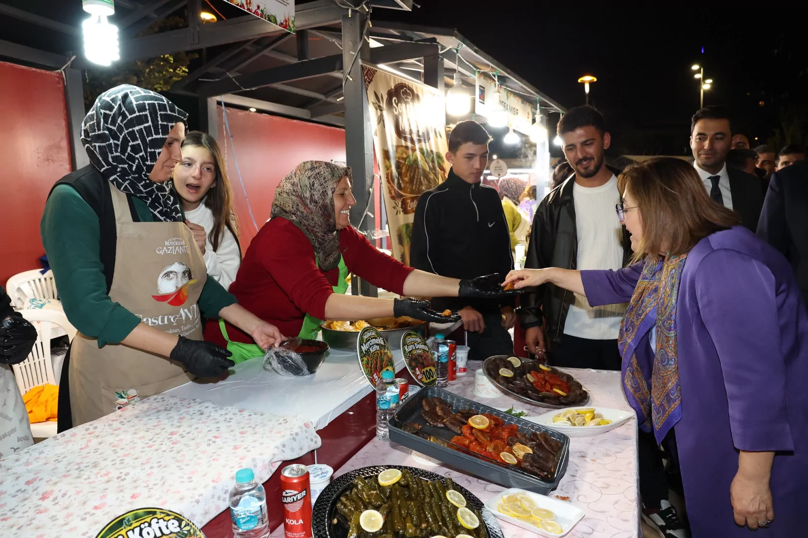 Gaziantep'te Başkan Şahin'den GastroAntep stantlarına yakın ilgi